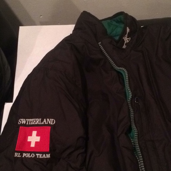 A reverse jacket - Picture 4 of 4